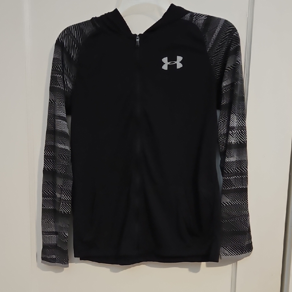 Under Armour Black Jacket with Gray and Black Patterned Sleeves Size Large